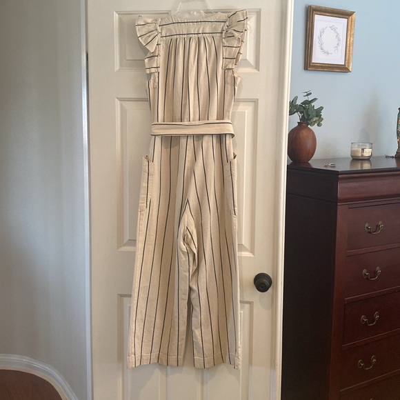 Adorable Anthropologie Cropped Pant Jump Suit - Picture 5 of 5